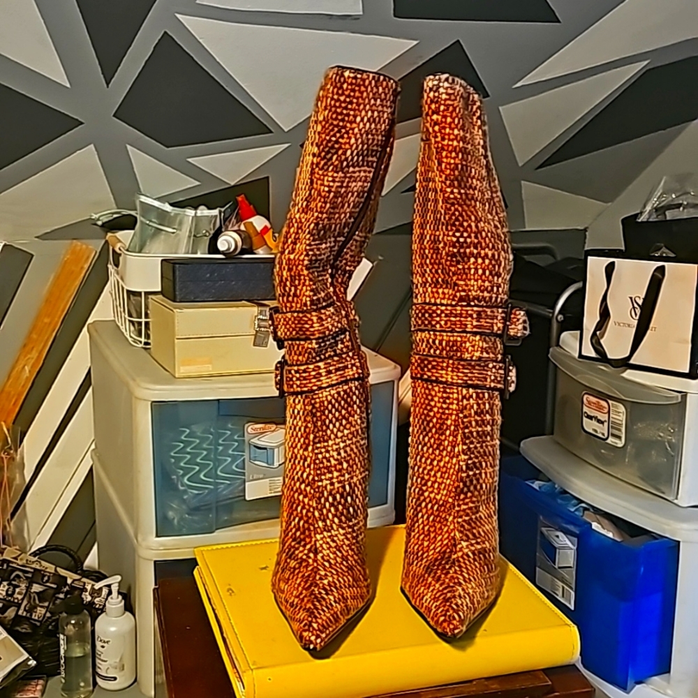 New Kiks Designer Heel Boots, Sz 7.5, Brown/Tan/Cream Tweed Material, Side…